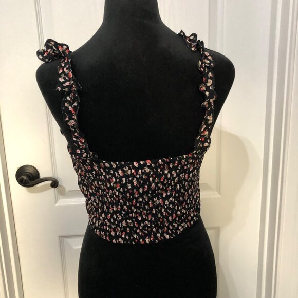 Bo+G Collective Black Floral Smocked Crop Top Size M Polyester & Viscose NWT - Picture 5 of 9